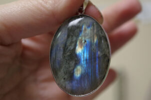 Labradorite pendant jewelry